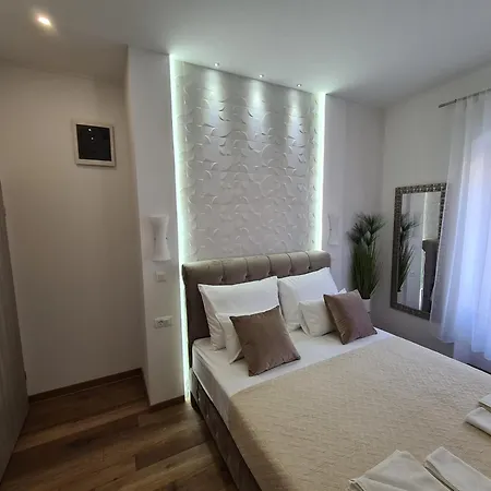 D&d In Centre 1 Split